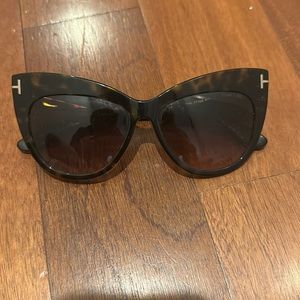 Tom Ford Cat Eye sunglasses